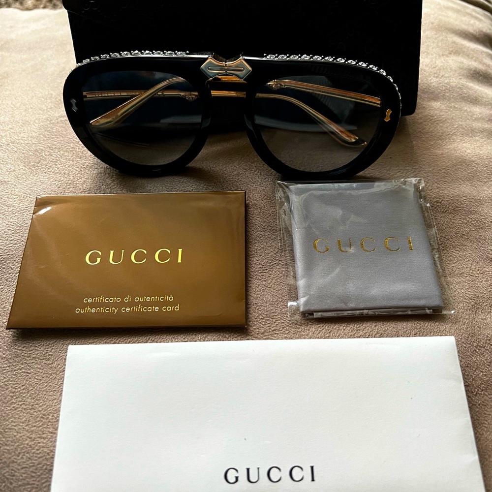 GUCCI sunglasses